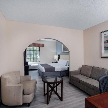 Baymont By Wyndham Hinesville Fort Stewart Area Экстерьер фото