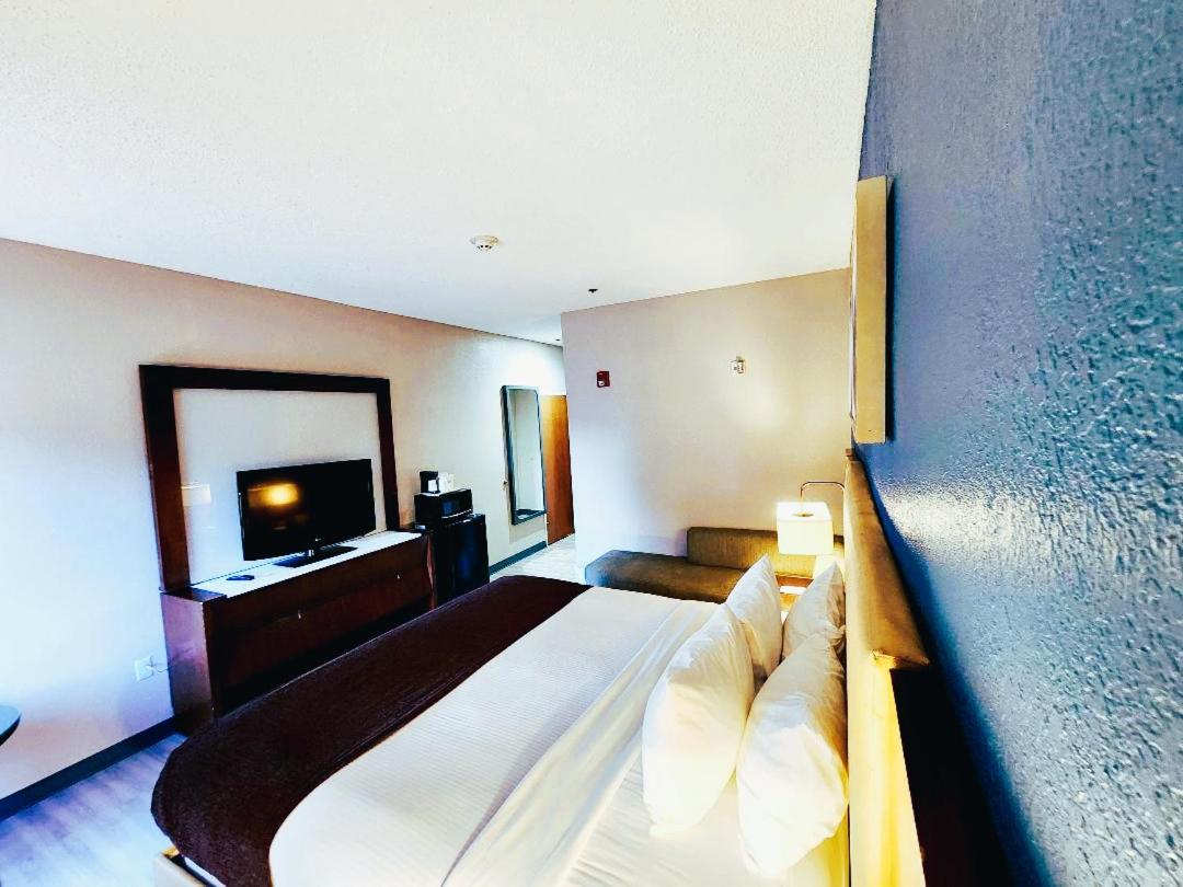 Baymont By Wyndham Hinesville Fort Stewart Area Экстерьер фото