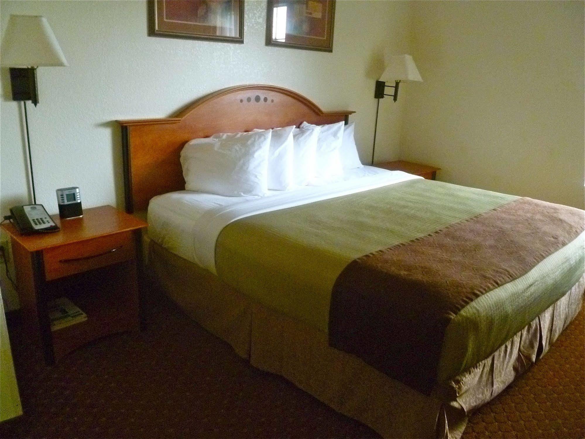 Baymont By Wyndham Hinesville Fort Stewart Area Экстерьер фото