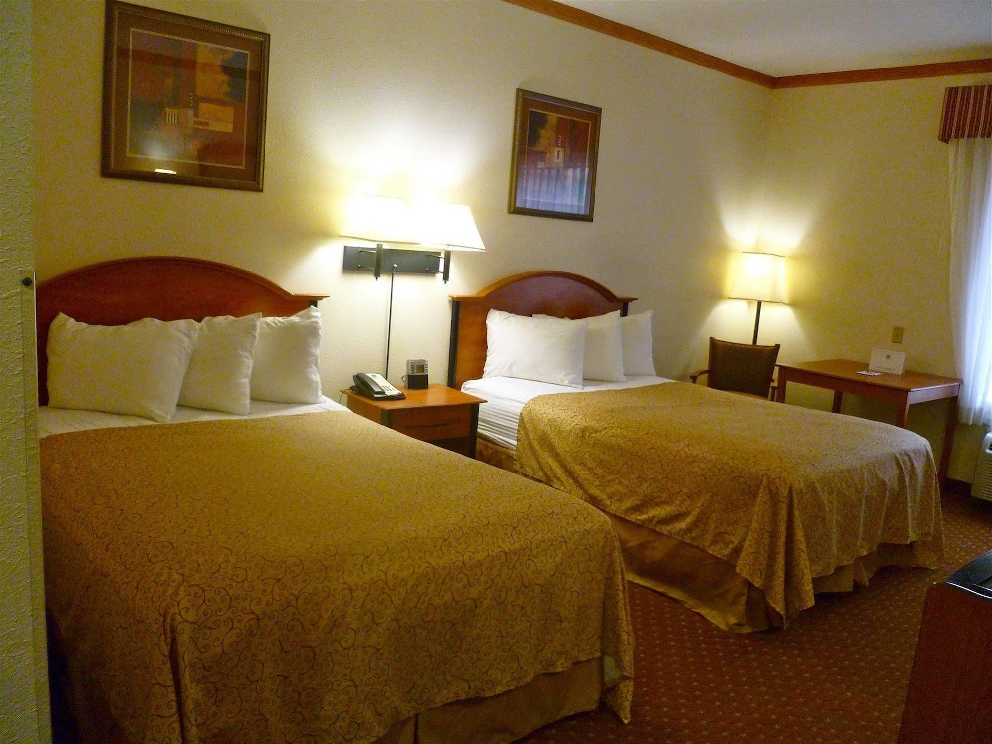 Baymont By Wyndham Hinesville Fort Stewart Area Экстерьер фото