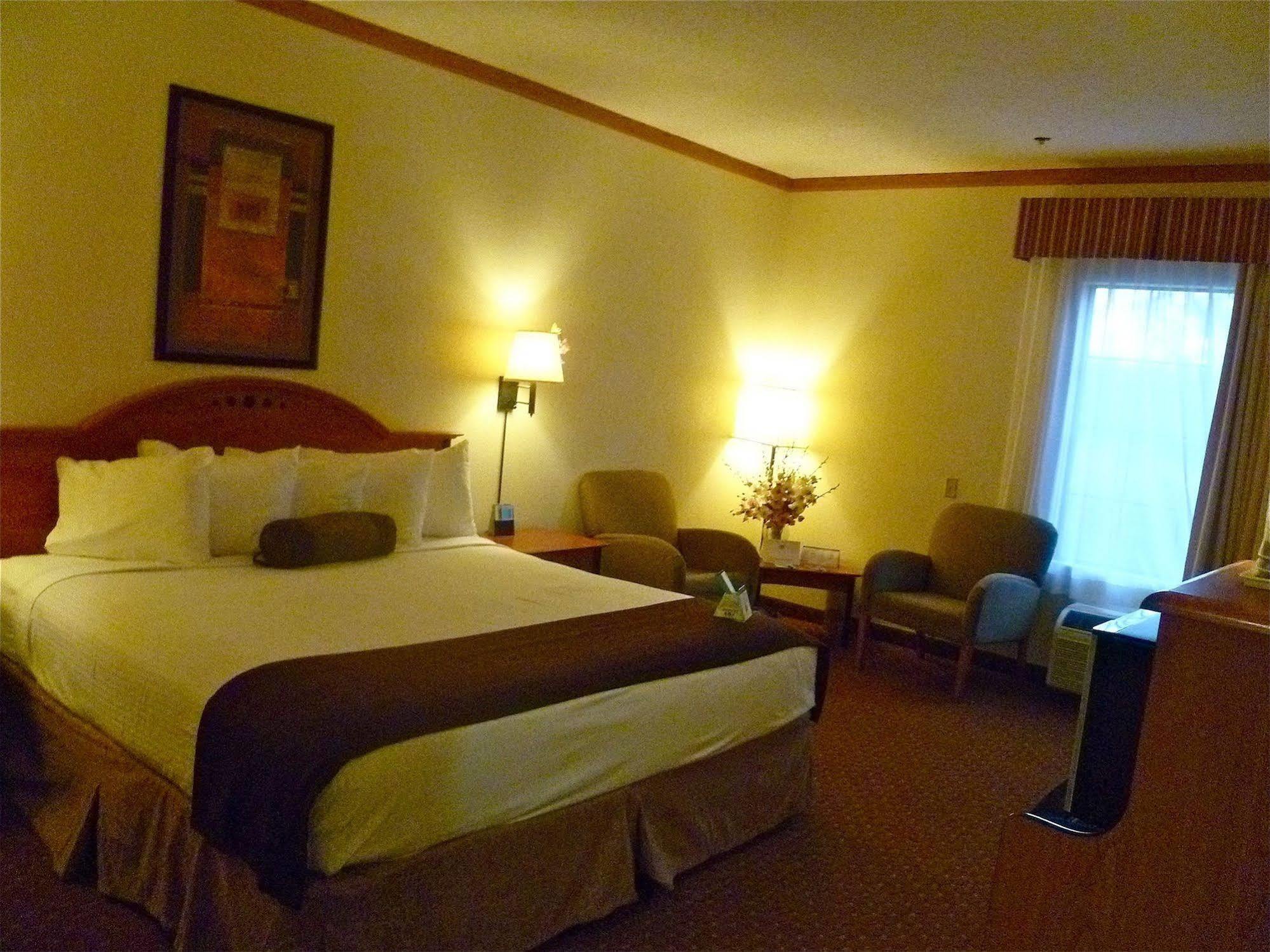 Baymont By Wyndham Hinesville Fort Stewart Area Экстерьер фото