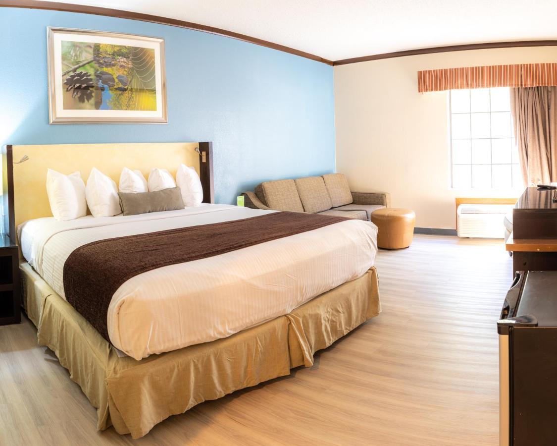 Baymont By Wyndham Hinesville Fort Stewart Area Экстерьер фото