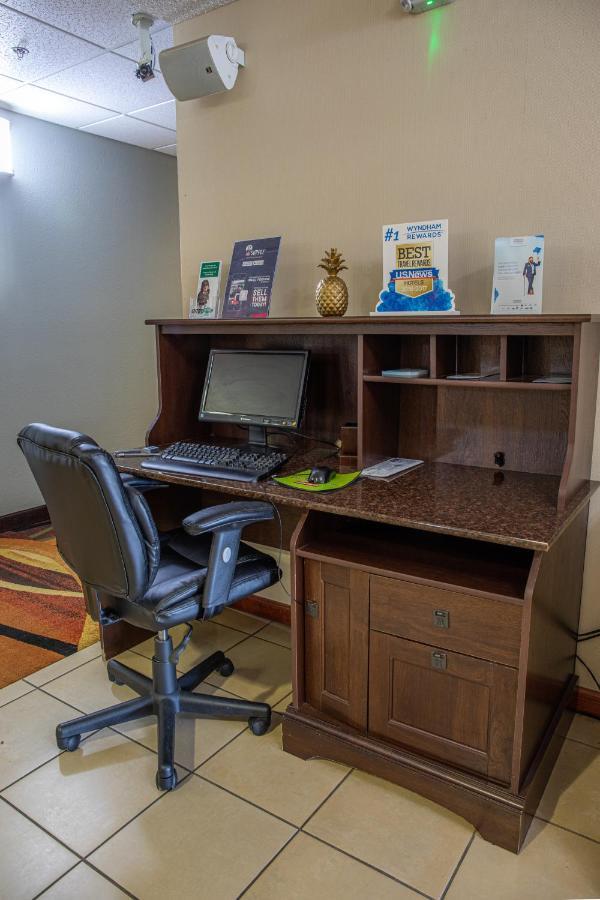 Baymont By Wyndham Hinesville Fort Stewart Area Экстерьер фото