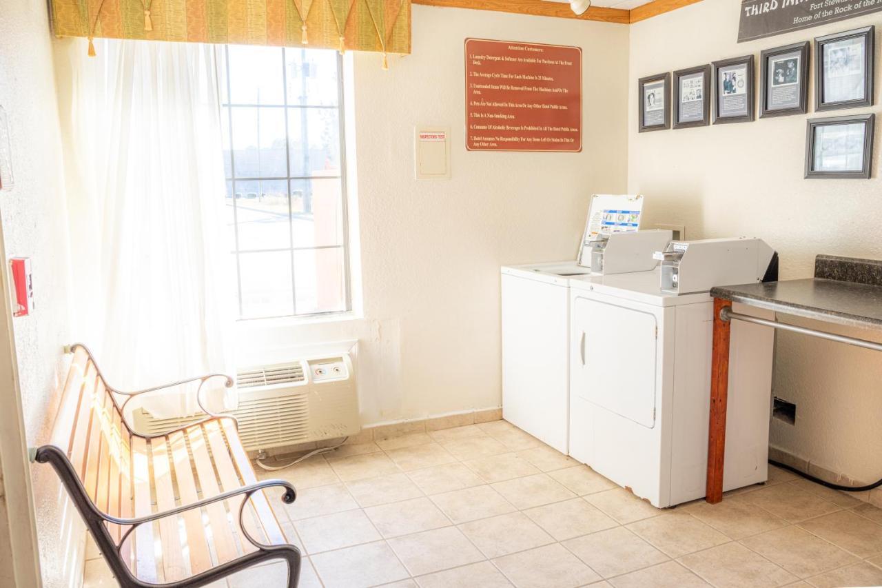 Baymont By Wyndham Hinesville Fort Stewart Area Экстерьер фото