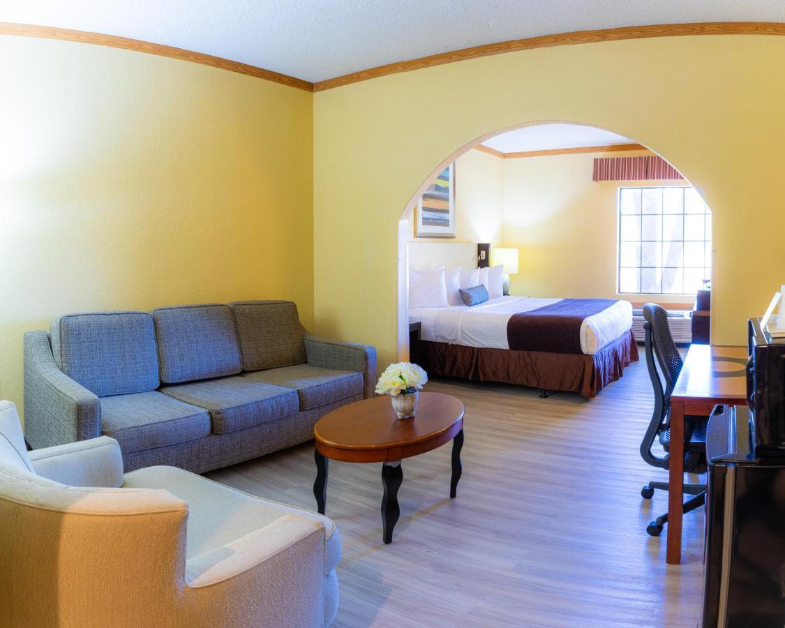 Baymont By Wyndham Hinesville Fort Stewart Area Экстерьер фото