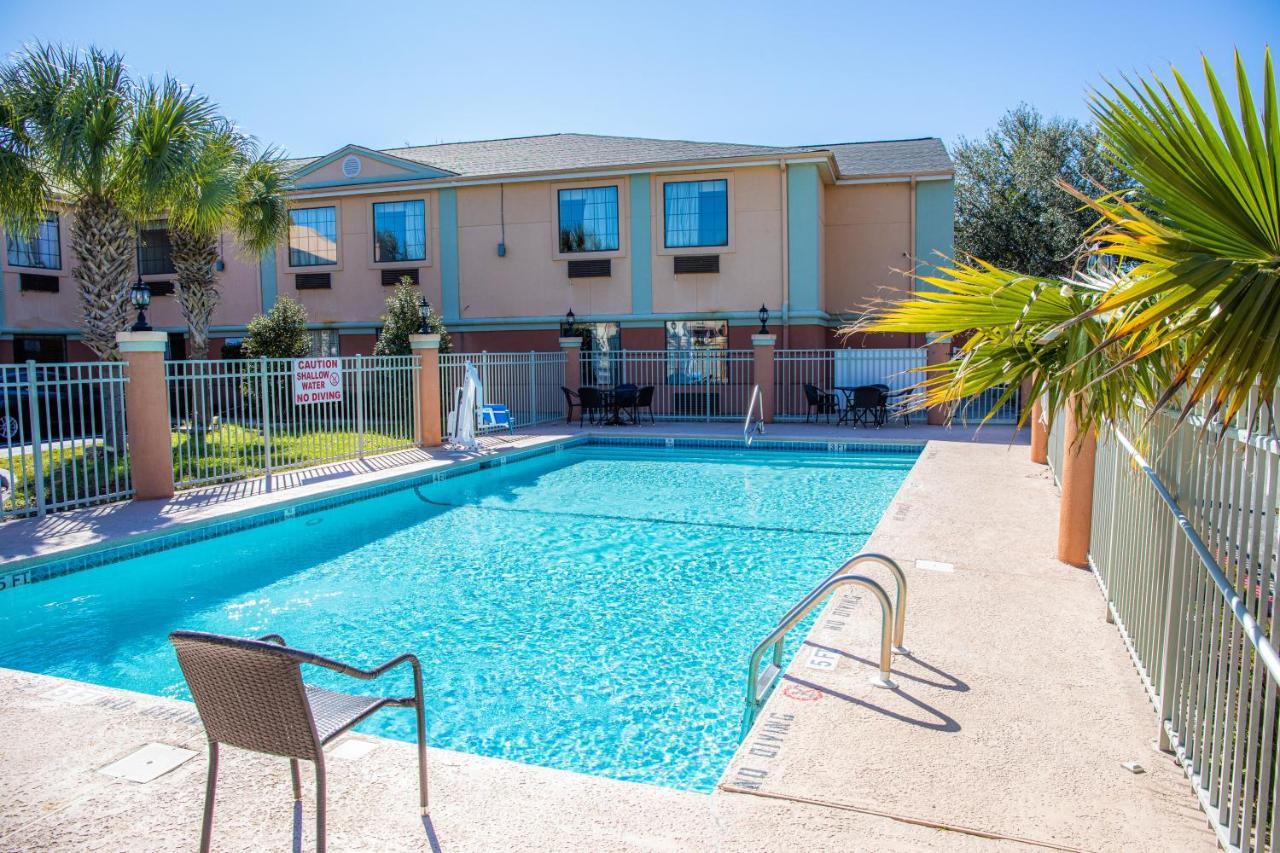 Baymont By Wyndham Hinesville Fort Stewart Area Экстерьер фото